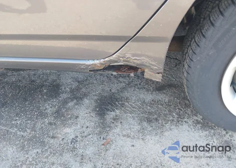 2005 Toyota Corolla Ce z USA, uszkodzony, nr VIN 2T1BR32EX5C344327